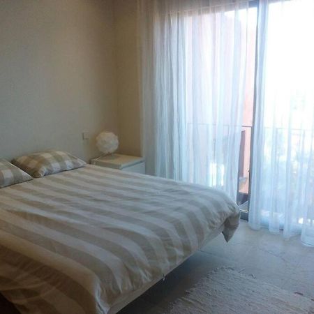 Вілла Luxurious Townhouse With Sea Views Манільва Екстер'єр фото