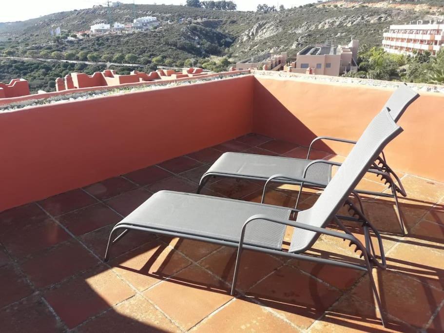 Вілла Luxurious Townhouse With Sea Views Манільва Екстер'єр фото
